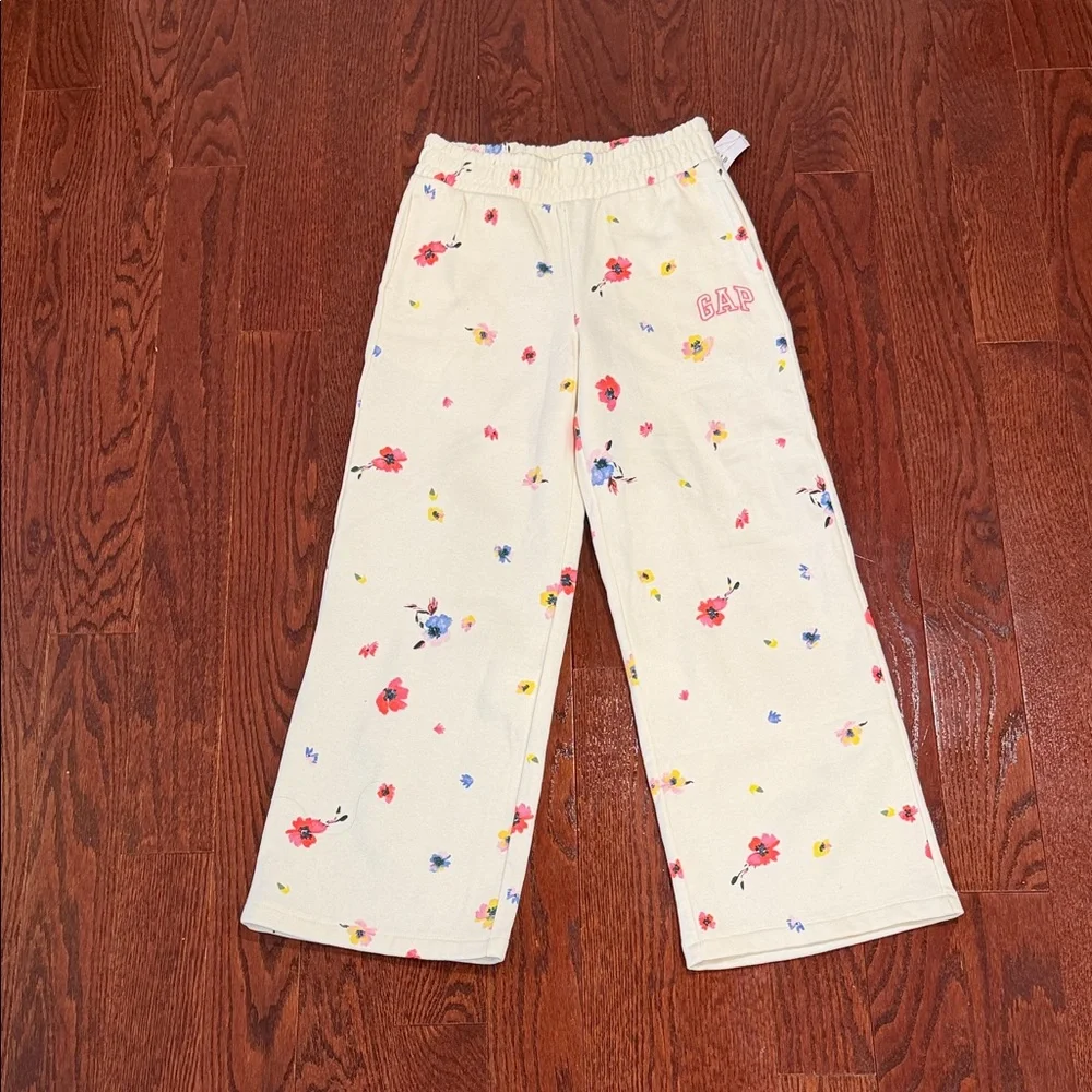 GAP Ivory Sweatsuit with Floral Accents
